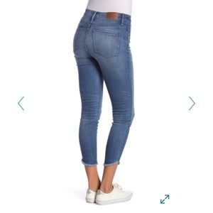 Madewell Frayed Hem Jeans Size 25